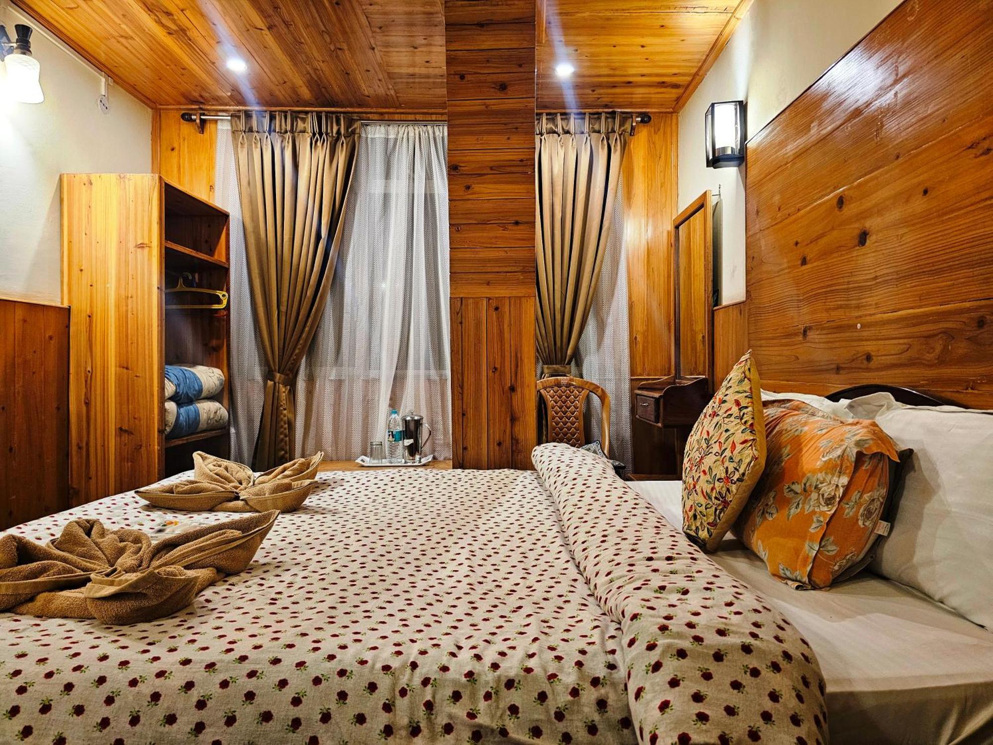 Hotel Golden Orchid Darjeeling  Buitenkant foto