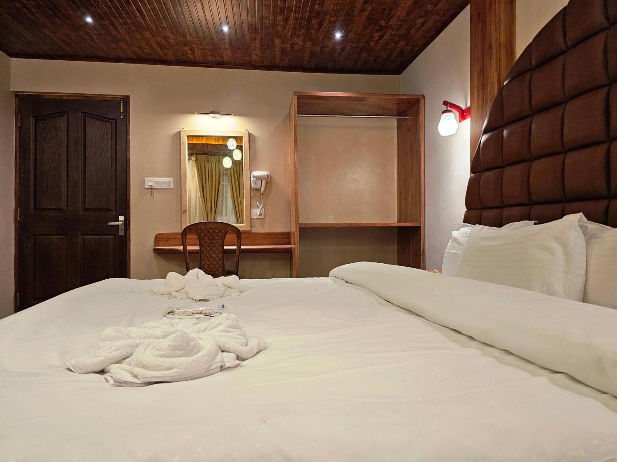 Hotel Golden Orchid Darjeeling  Buitenkant foto