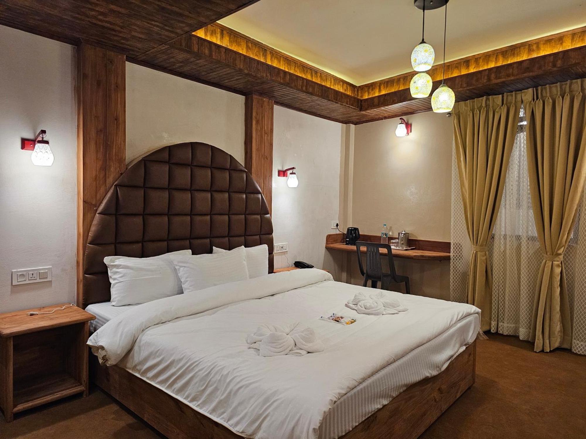 Hotel Golden Orchid Darjeeling  Buitenkant foto
