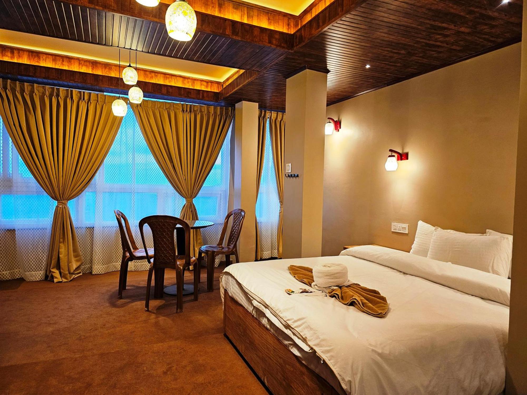 Hotel Golden Orchid Darjeeling  Buitenkant foto