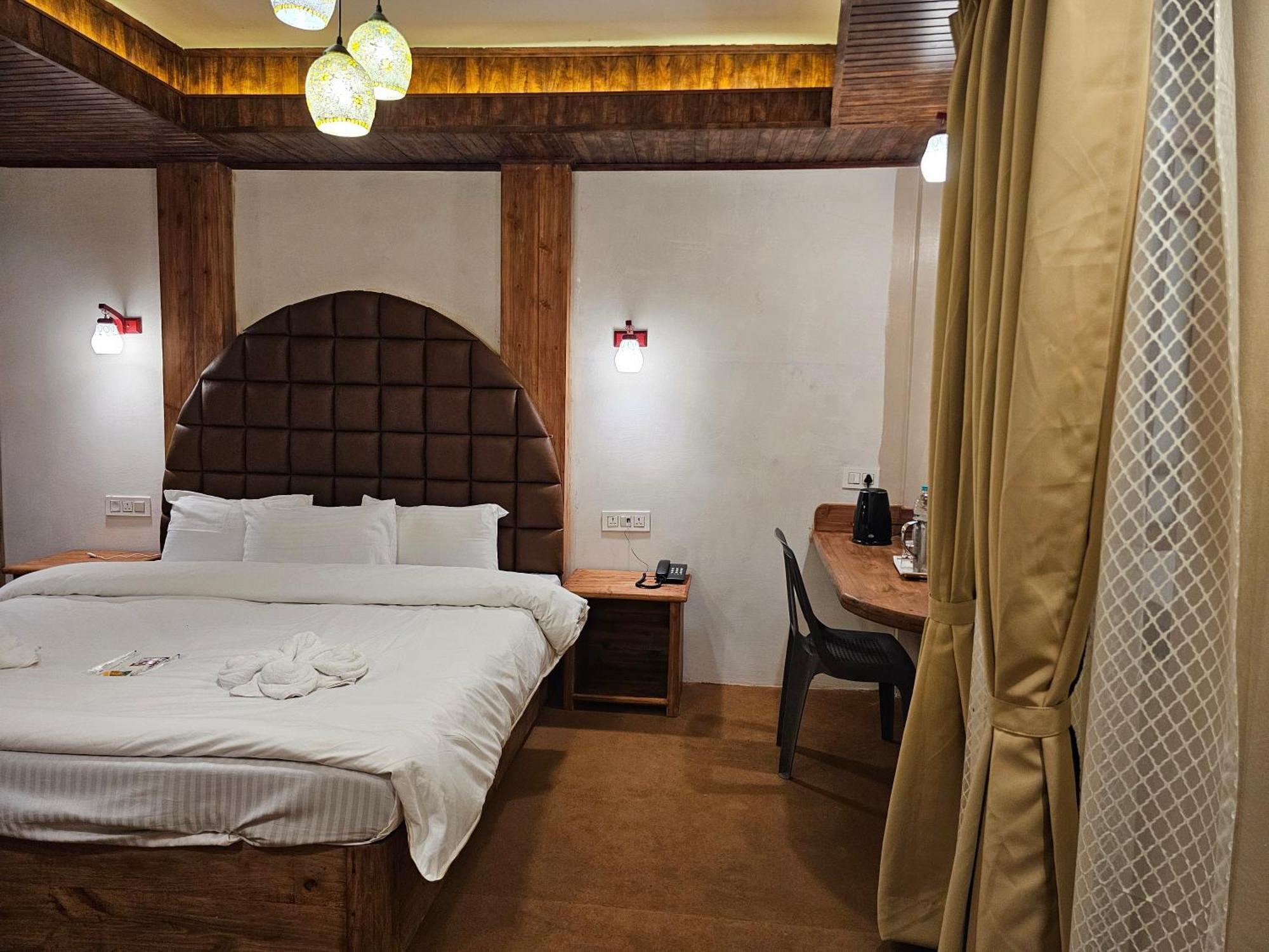 Hotel Golden Orchid Darjeeling  Buitenkant foto