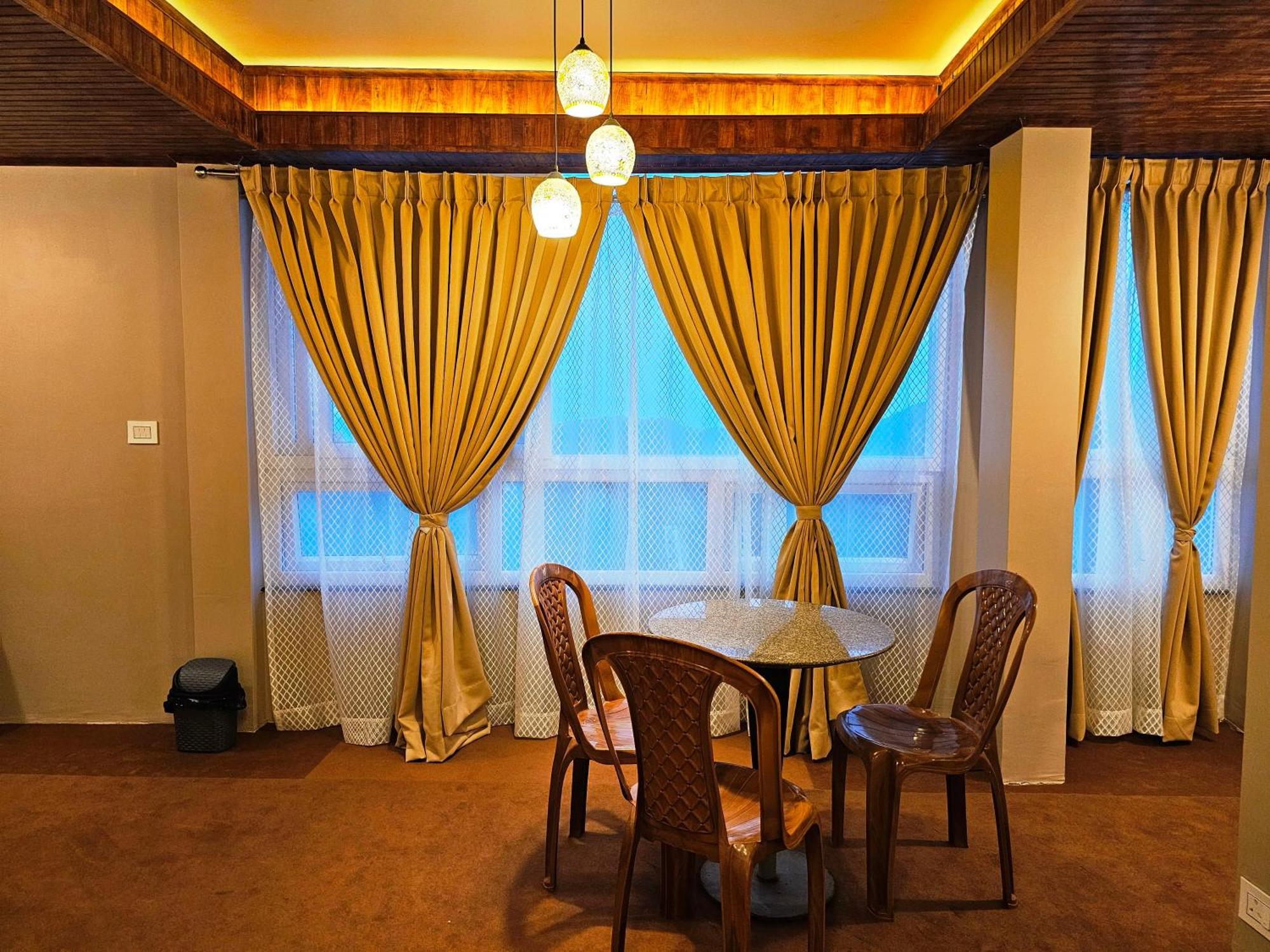 Hotel Golden Orchid Darjeeling  Buitenkant foto