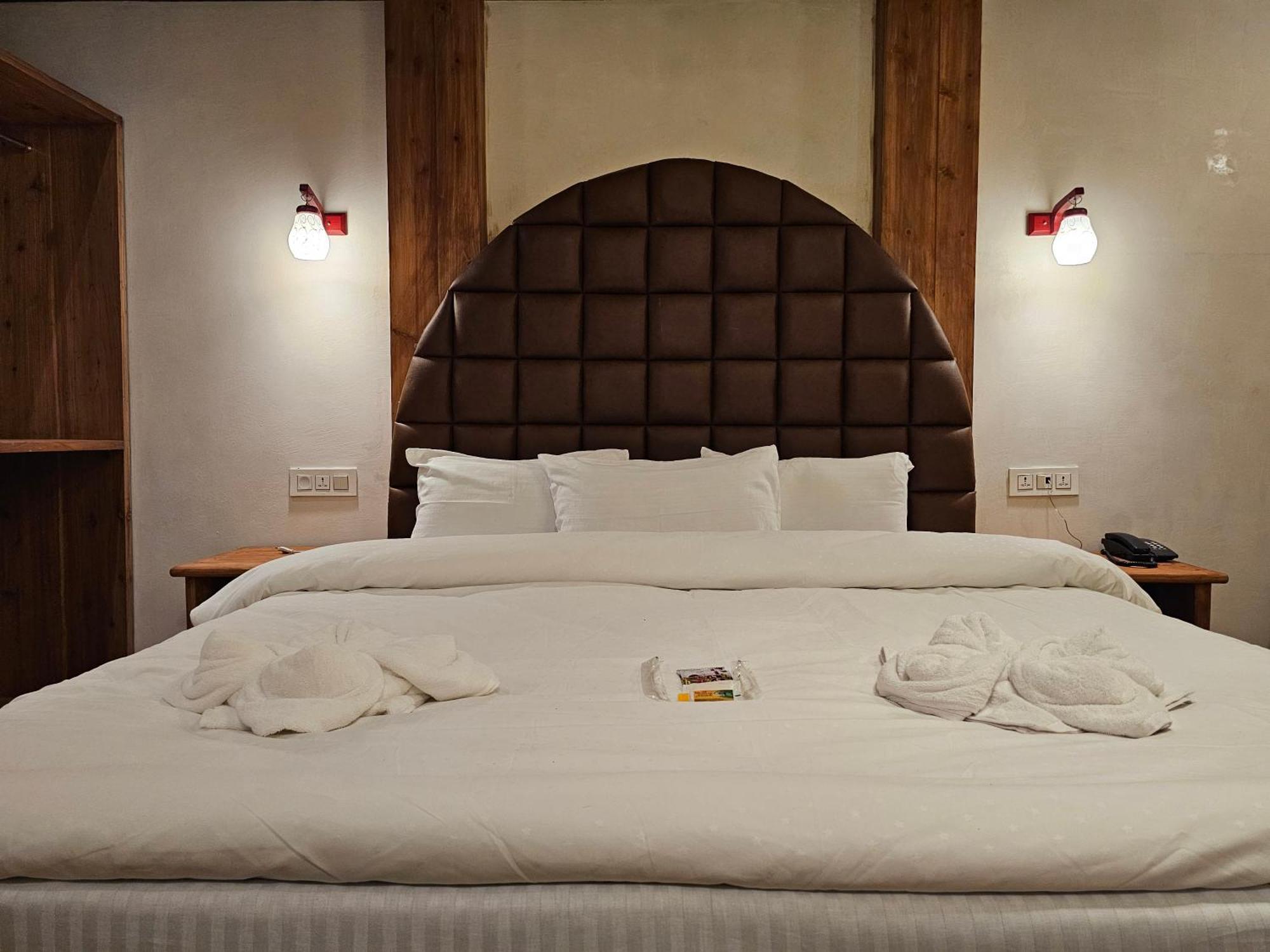 Hotel Golden Orchid Darjeeling  Buitenkant foto