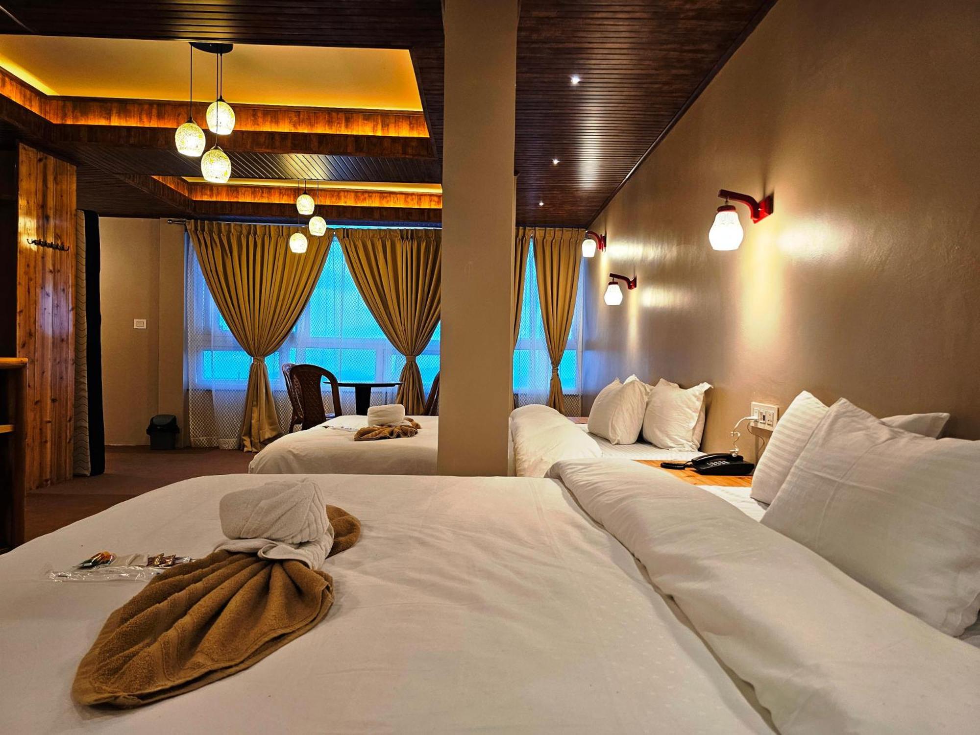 Hotel Golden Orchid Darjeeling  Buitenkant foto